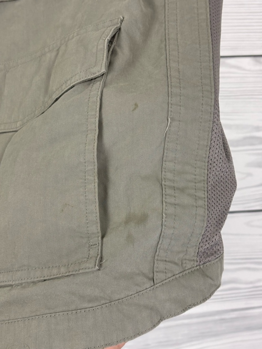 Duluth Trading Co. Green Fisherman’s Cargo Vest Size XL - Picture 6 of 7